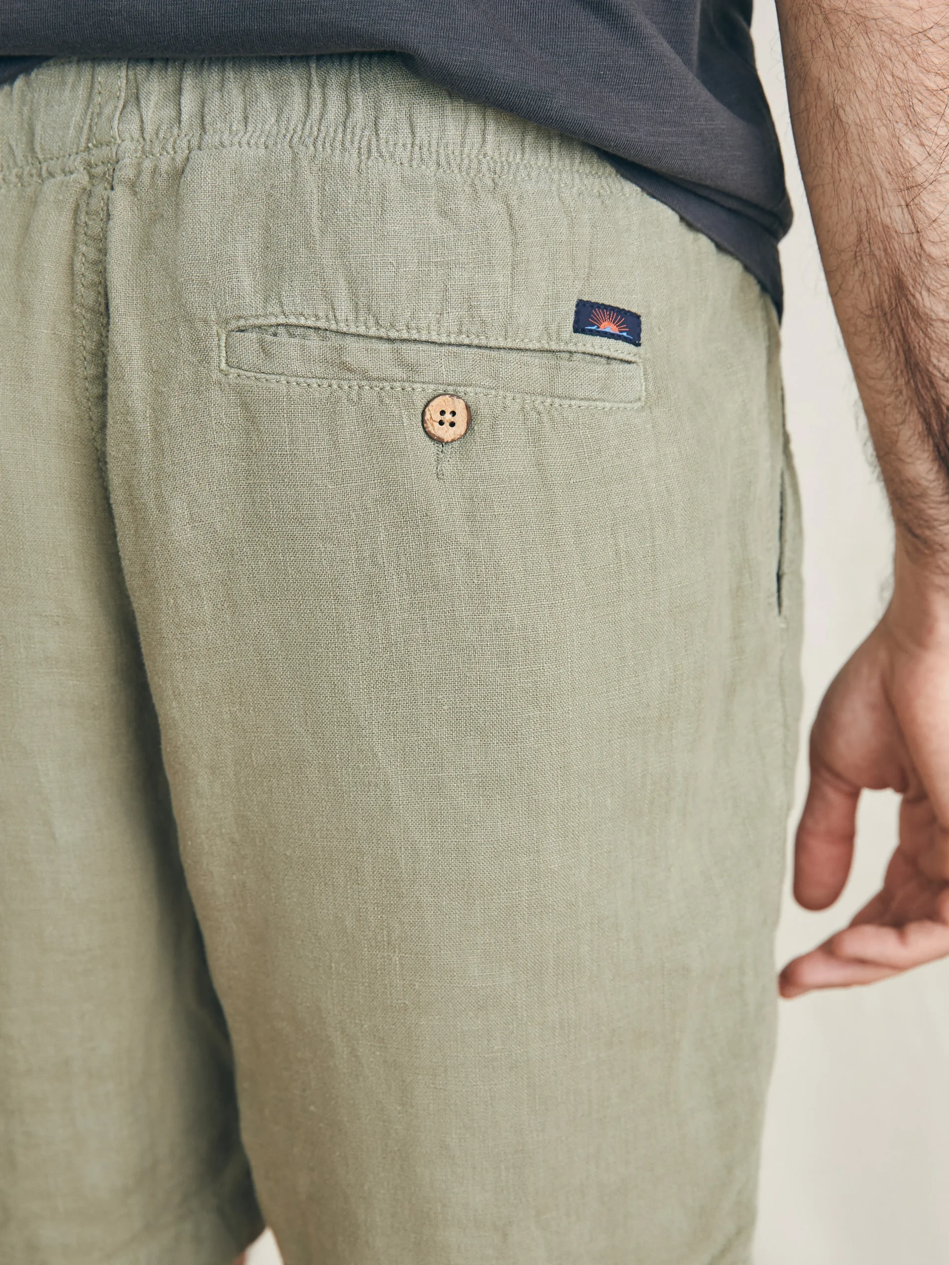 Faherty Brand Shorts*Essential Linen Short (6.5" Inseam) -