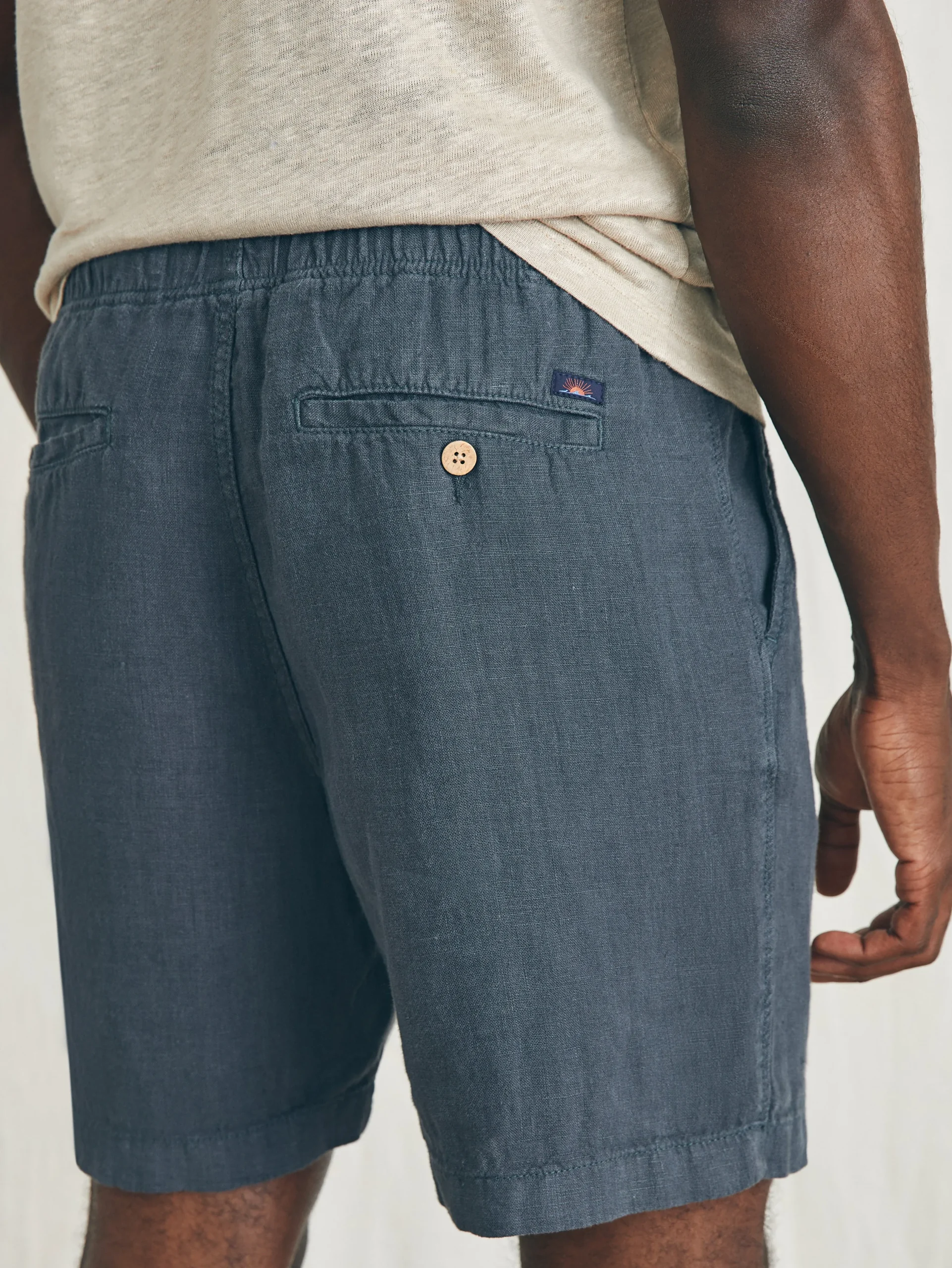 Faherty Brand Shorts*Essential Linen Short (6.5" Inseam) -