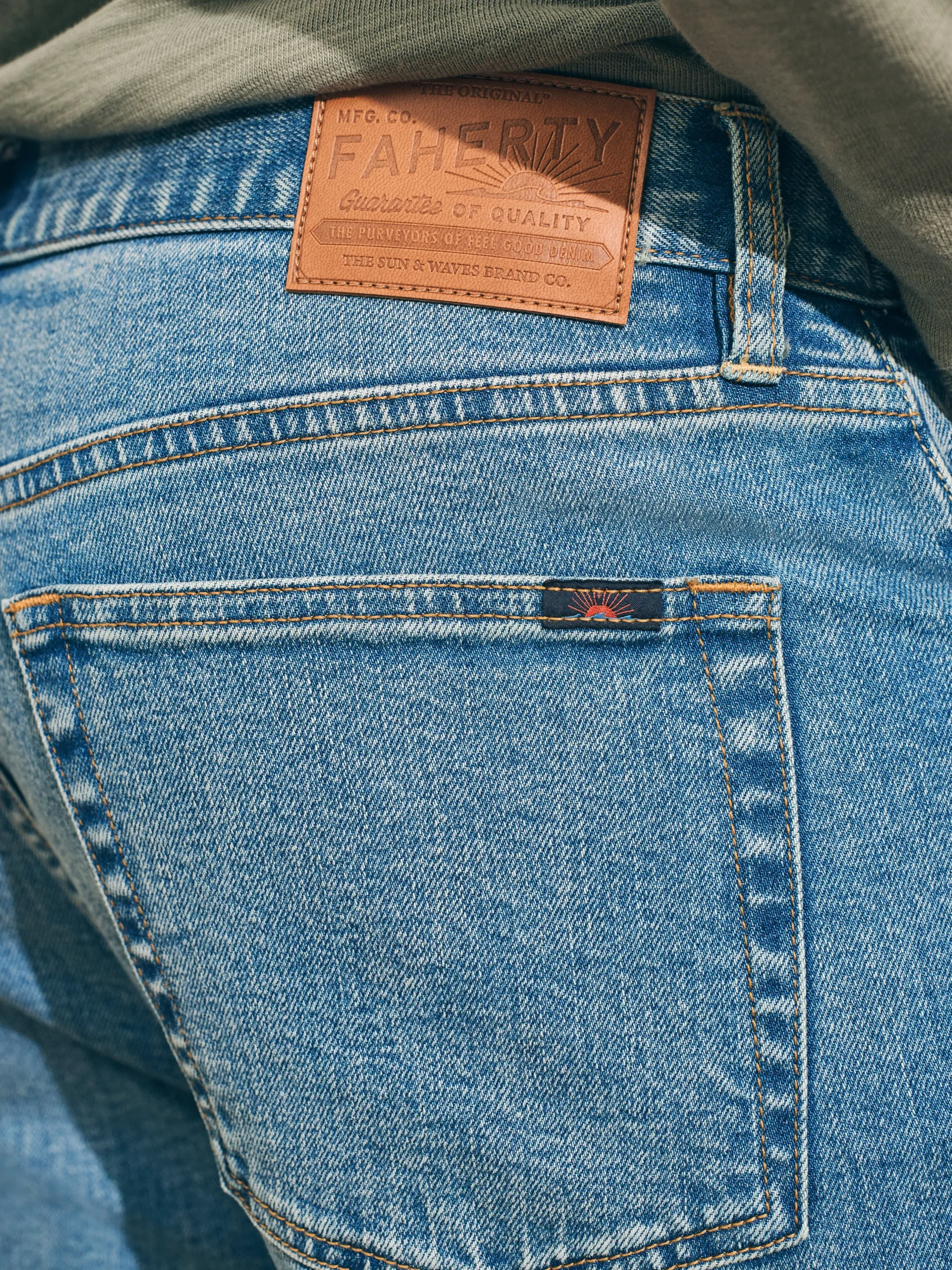 Faherty Brand Pants*Organic Cotton Slim Straight Denim (32" Inseam) -