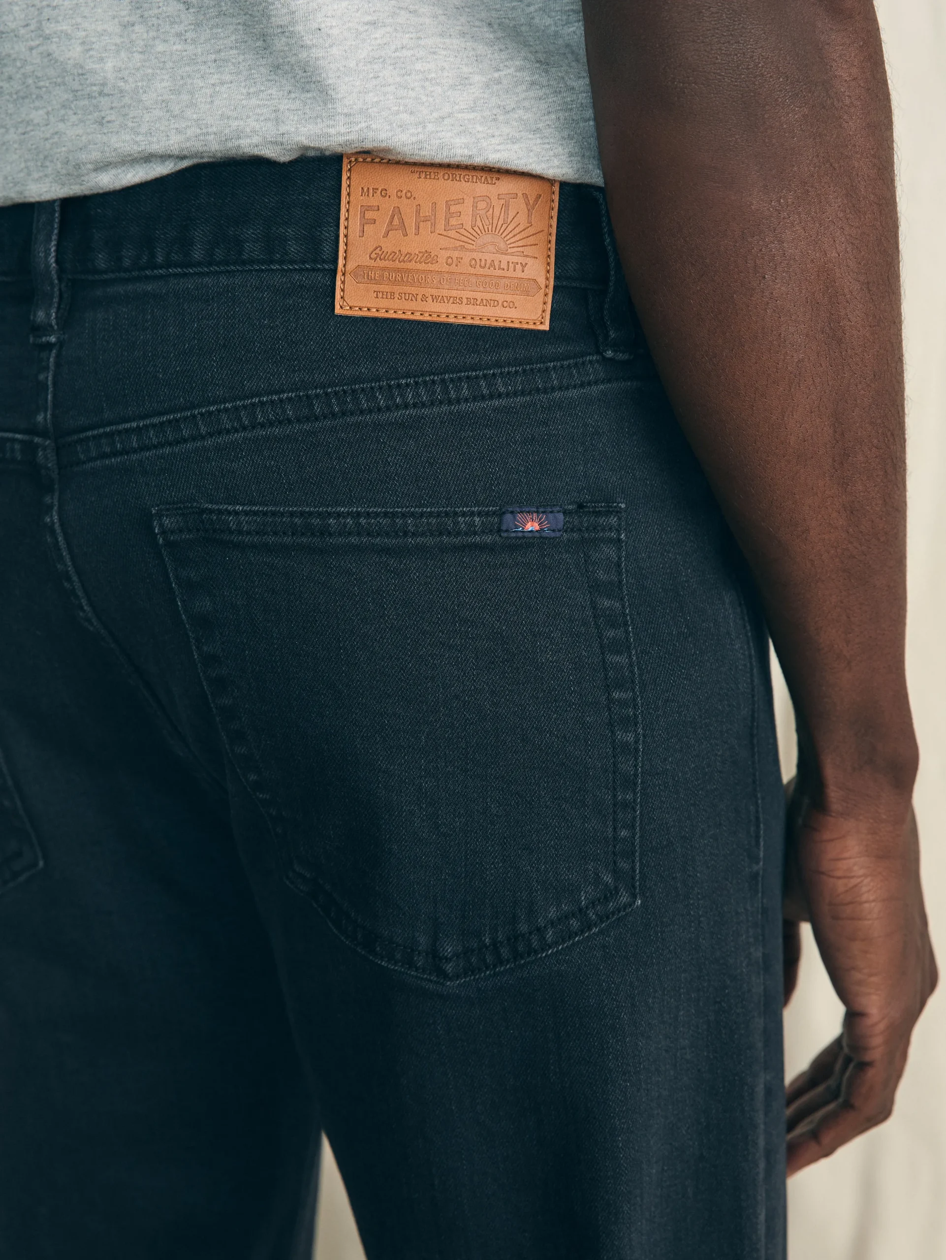 Faherty Brand Pants*Organic Cotton Slim Straight Denim (32" Inseam) -