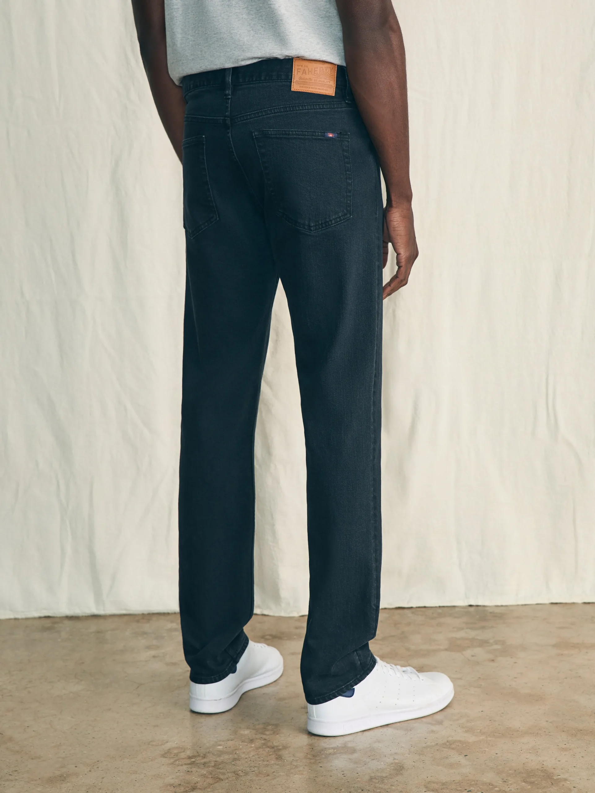 Faherty Brand Pants*Organic Cotton Slim Straight Denim (32" Inseam) -