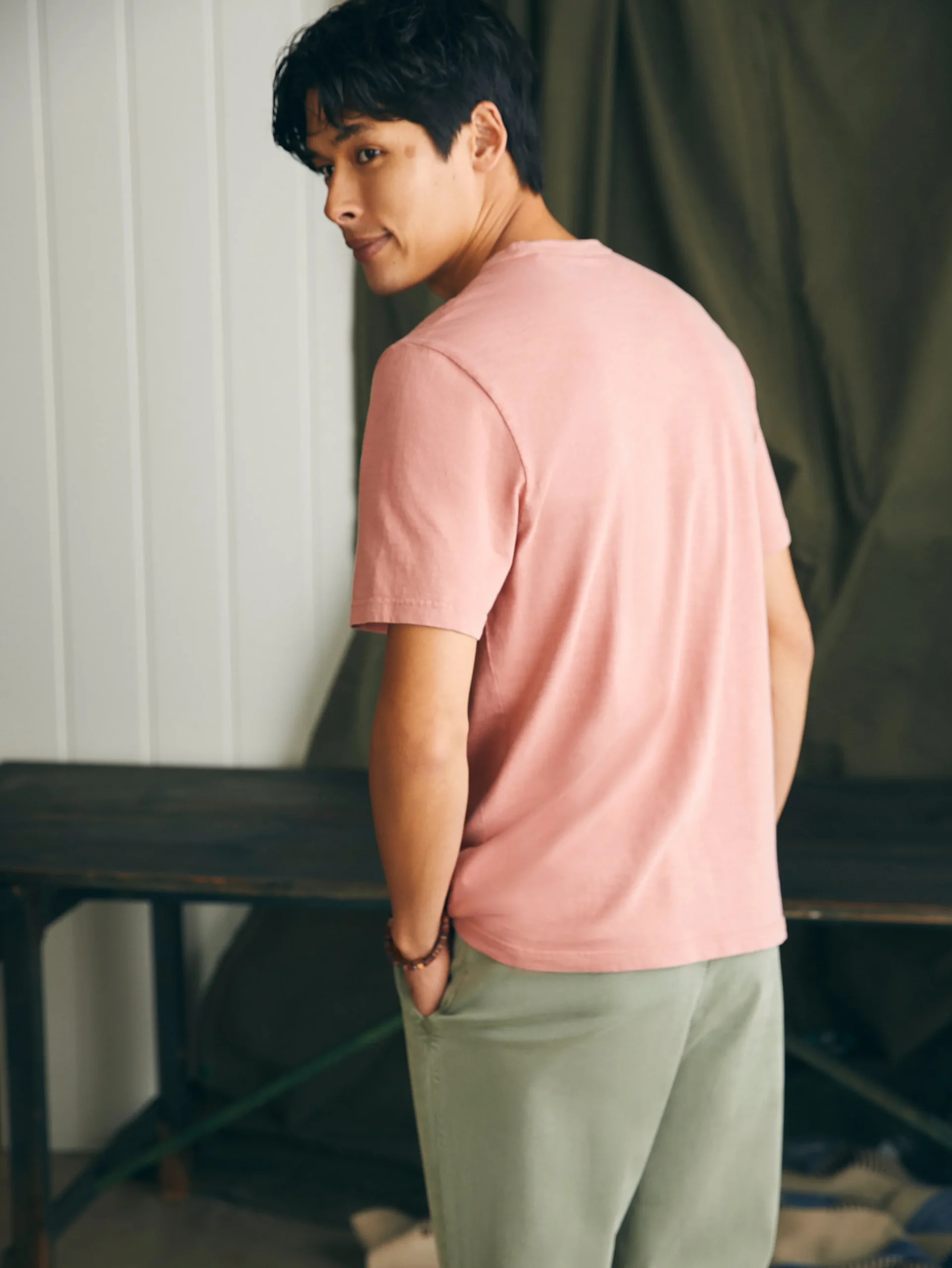 Faherty Brand T-Shirts & Henleys*Sunwashed Pocket Tee -