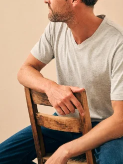 Faherty Brand T-Shirts & Henleys*Sunwashed V-Neck Tee -